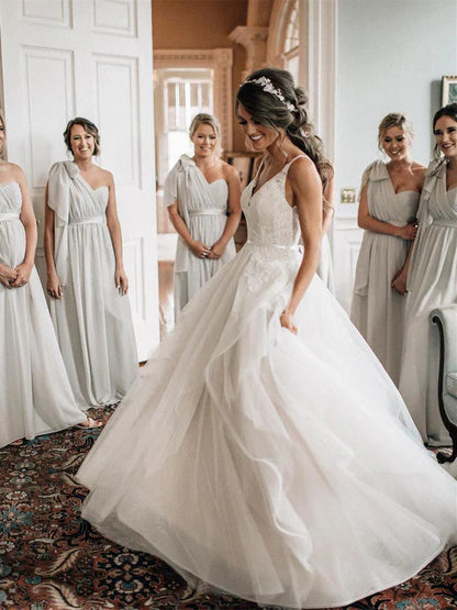 Alluring V-neck A-line Wedding Dresses Appliqued Tulle Bridal Gowns Elegant Wholesale