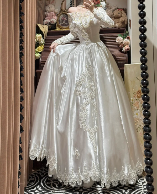 Pretty Off The Shoulder Long Sleeves Satin Lace Appliques Beaded Ball Gown White Long Wedding Dress