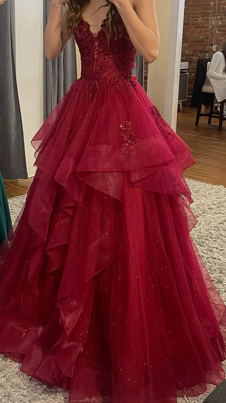 Shiny Spaghetti Straps V Neck Tulle Appliques Long Prom Dress Burgundy Birthday Party Gown