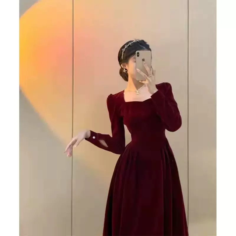 Vintage Black Velvet Prom Dress With Long Sleeves,New Years Party Dress Y1168