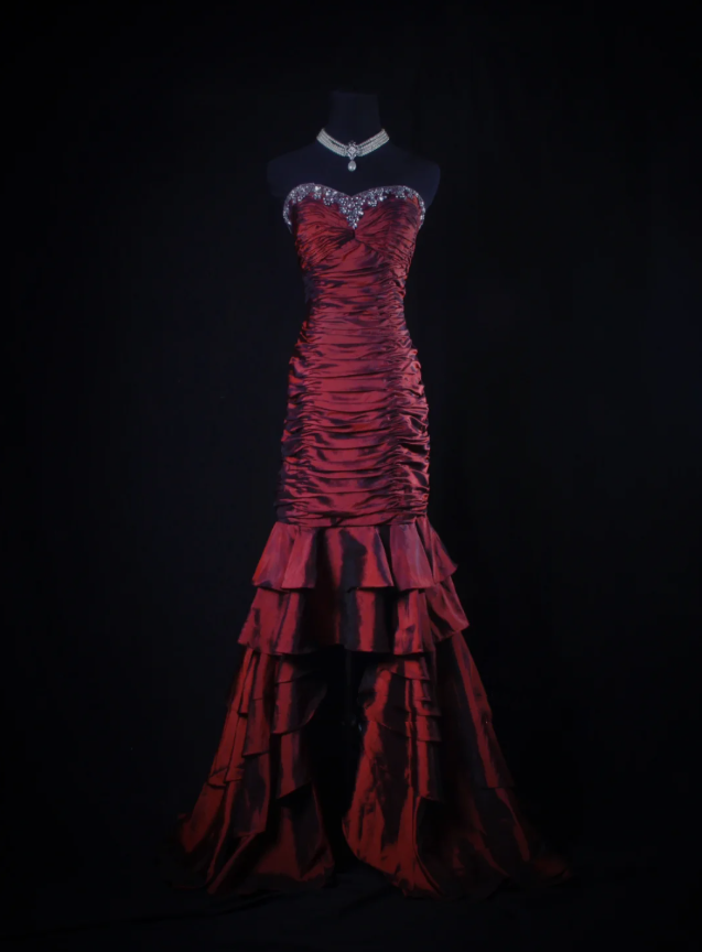 Vintage Strapless Burgundy Satin Pleated Mermaid Long Party Dress Prom Gown With Beads
