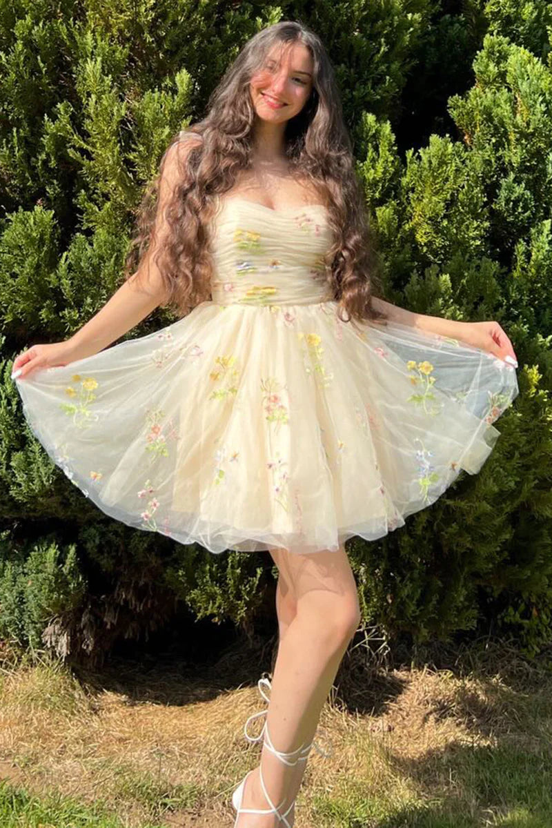 Cute A-Line Embroidery Homecoming Dresses Tulle Party Gown