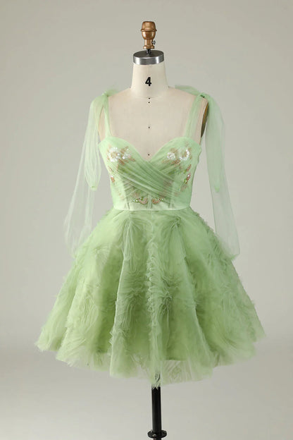 omberprom A Line Sweetheart Green Short Homecoming Dress with Appliques Lovely Graduation Dress