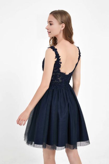 omberprom Elegant Homecoming Dress Deep V-neck Short Prom Dresses Applique Graduation Dress