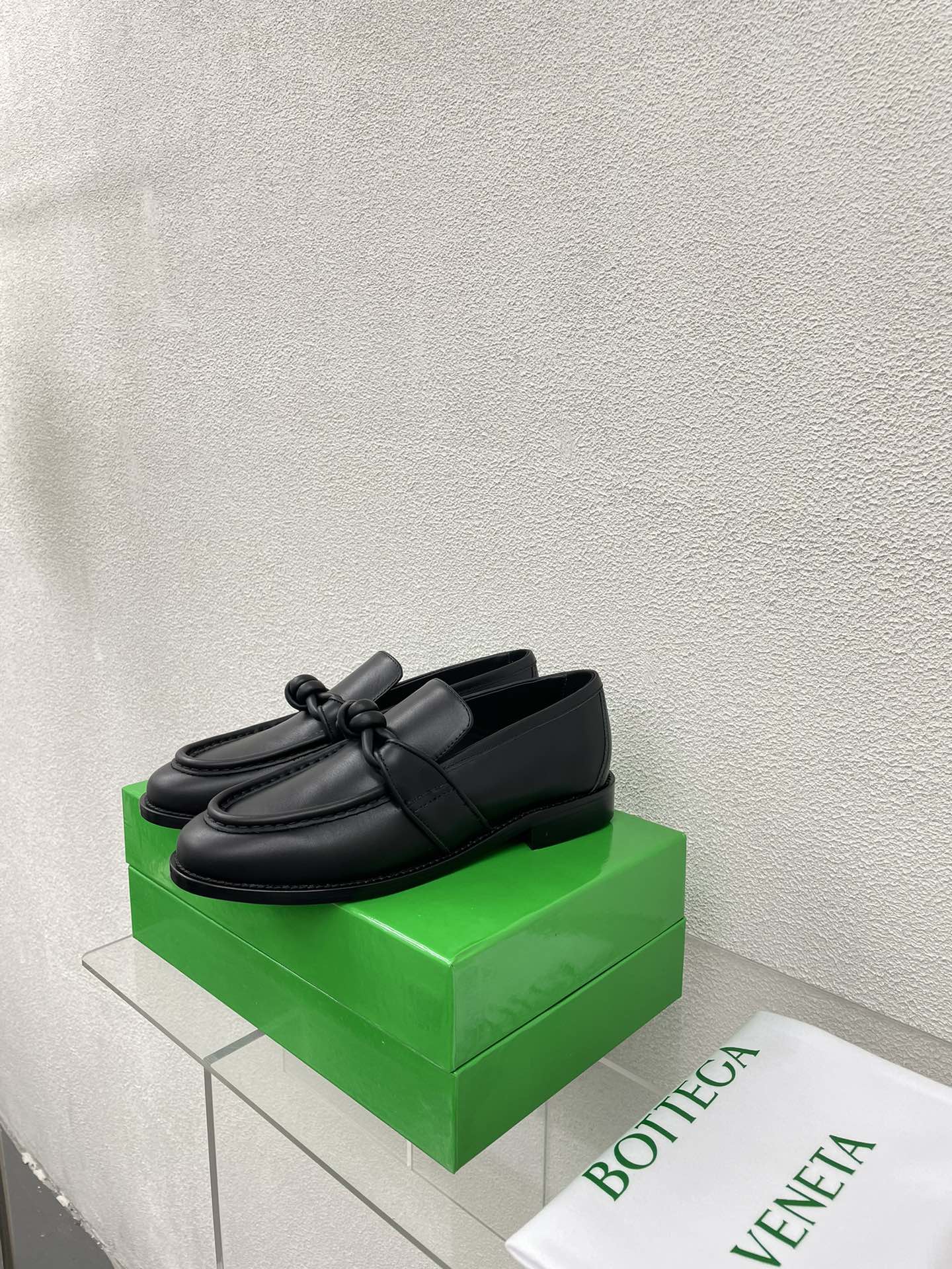 Bottega Veneta 2025 Astaire Knot-detailed Black Leather Loafer