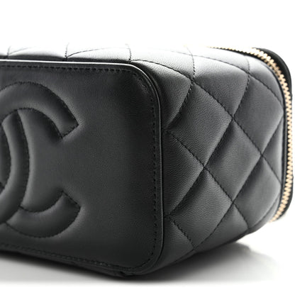Lambskin Quilted Small Top Handle Vanity Case With Chain Black