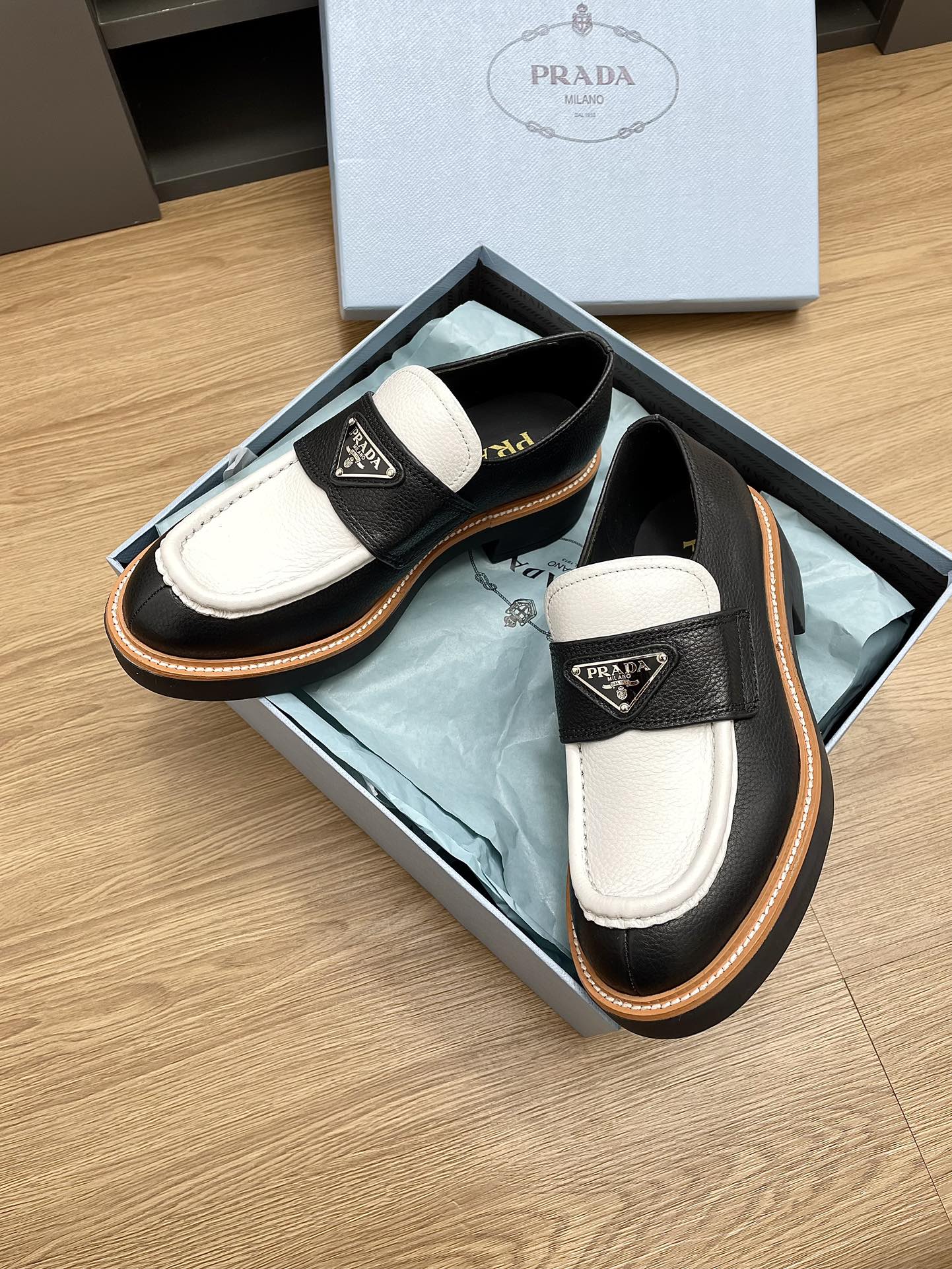PRA CHOCOLATE BRUSHED LOAFERS BLACK AND WHITE CALFSKIN