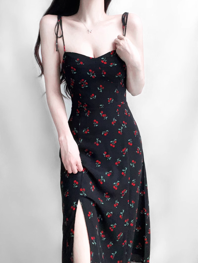 2025 Summer New French Retro Black Cherry Floral Slimming Suspender Dress R0979