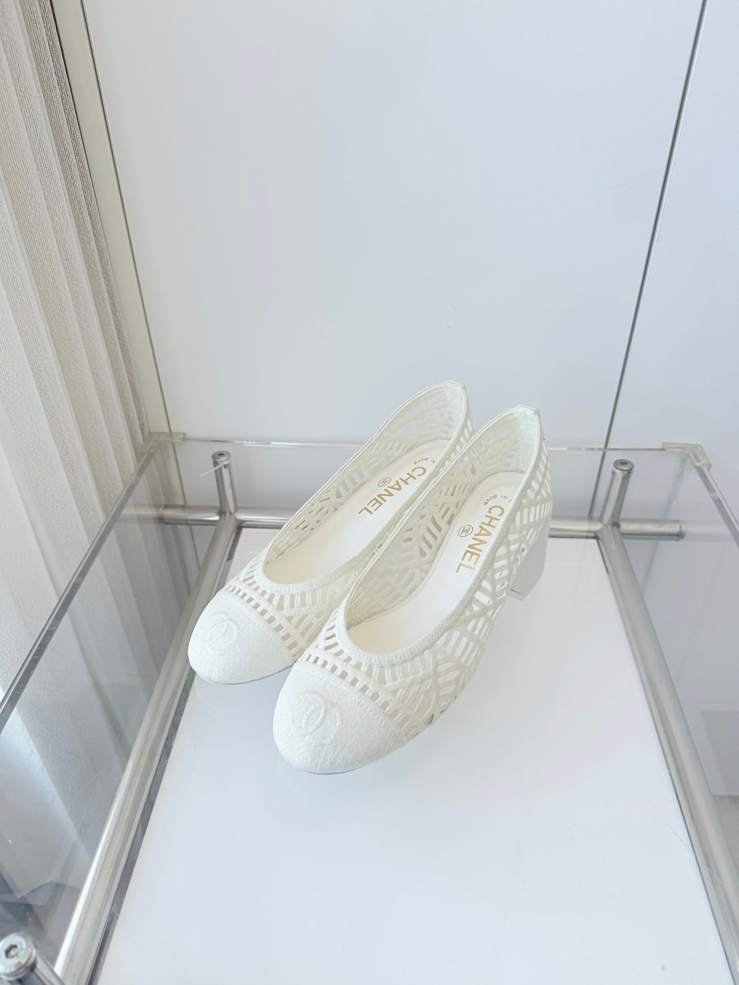 Chanel 26 Ladies 50 Ballet Flats White in Fabric 597342