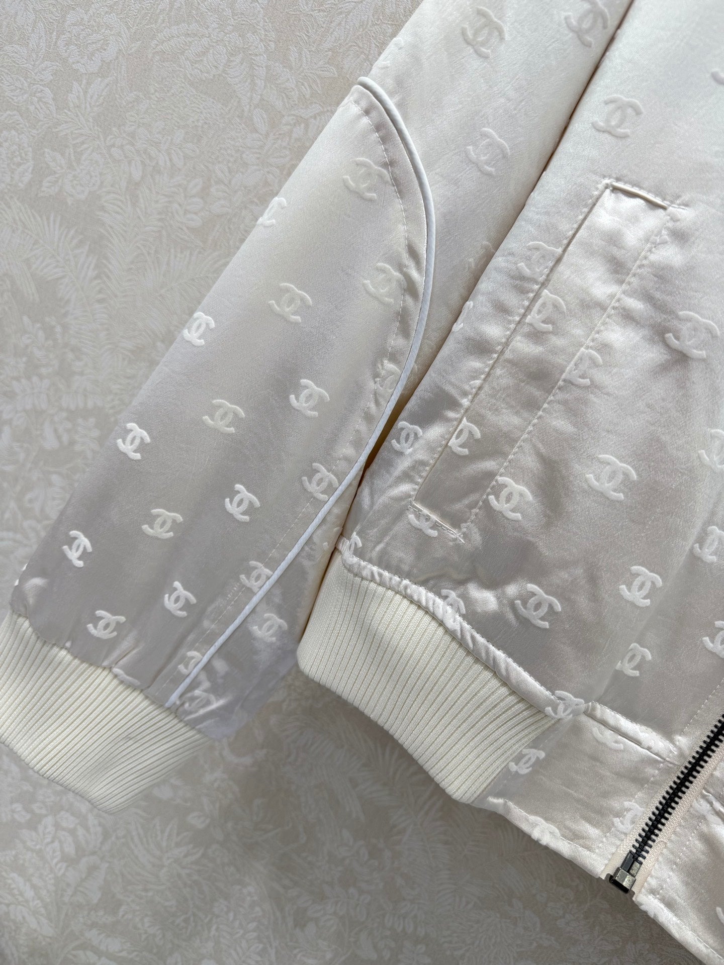 CC 26s Jacket White Satin 353037