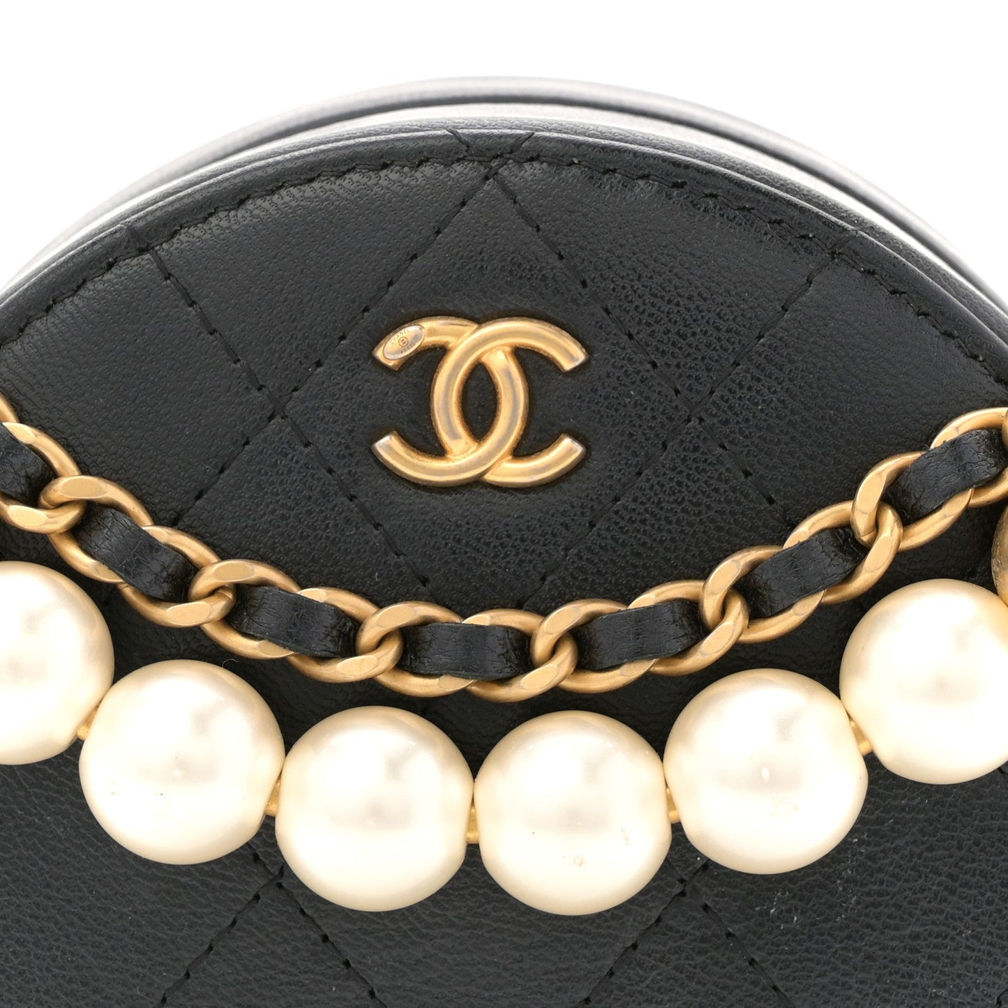 Goatskin Quilted Chic Pearls Chain Round Clutch With Chain Black