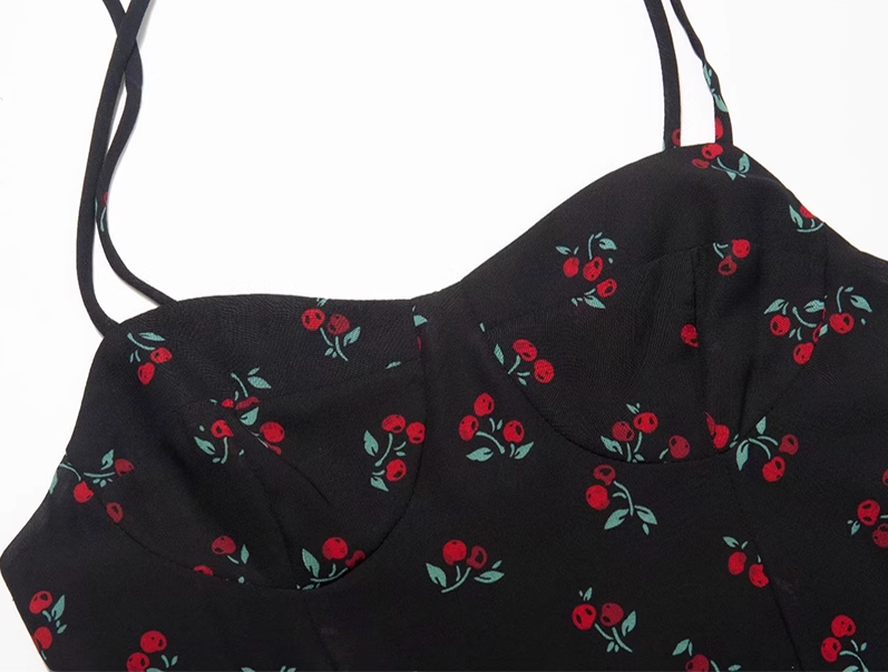 2025 Summer New French Retro Black Cherry Floral Slimming Suspender Dress R0979