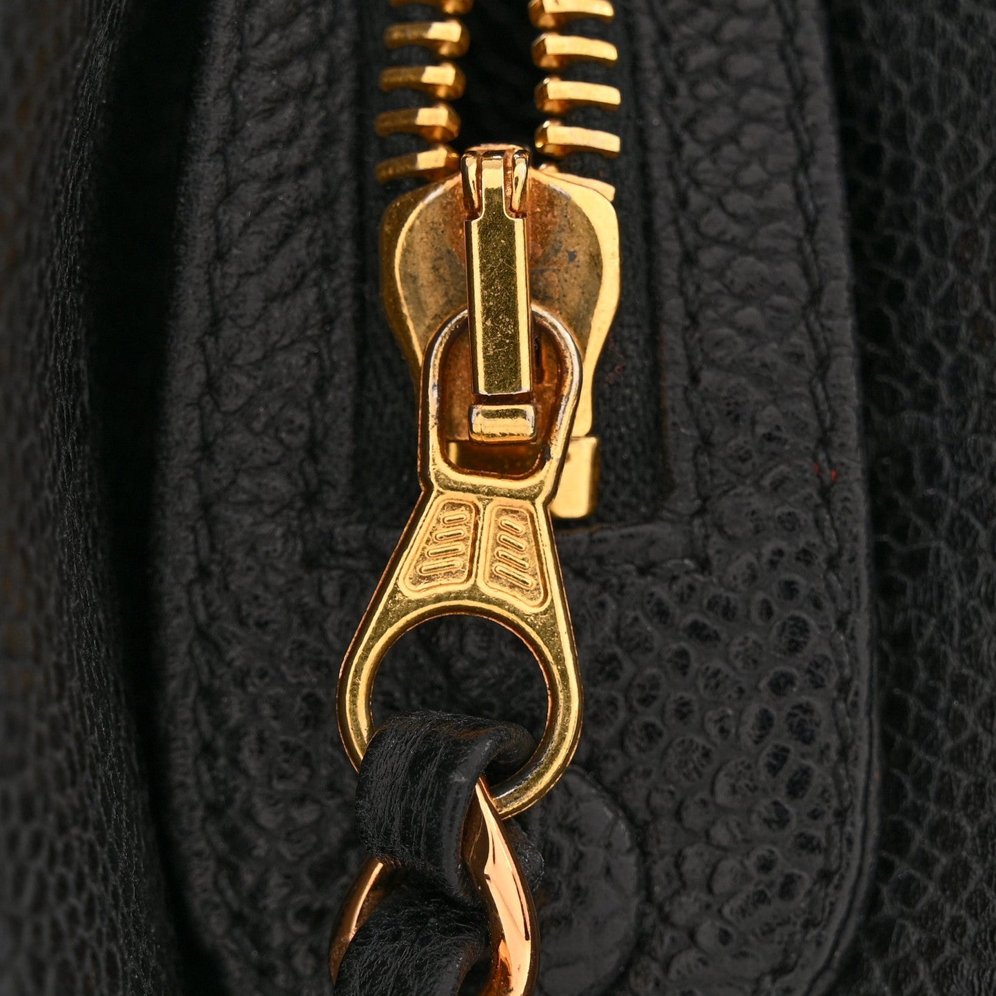 Caviar Shoulder Bag Black