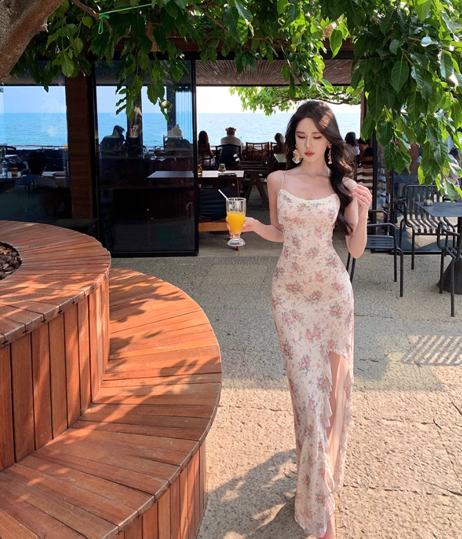Beautiful floral suspender dress with irregular waist and slim fit R0644