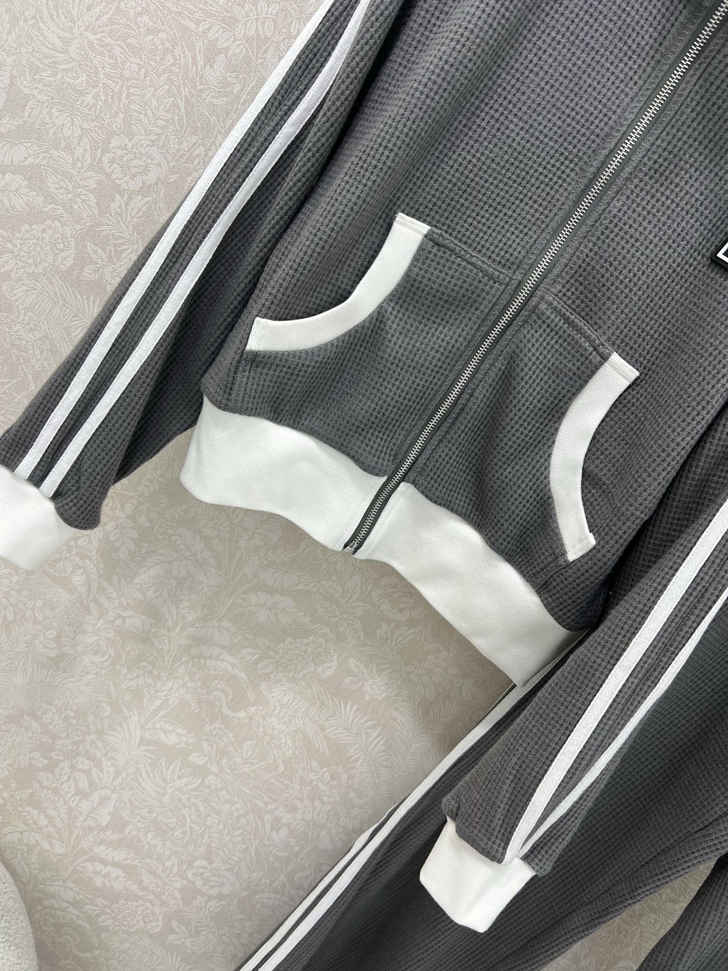 CC 25 Collar Jacket and Casual Trousers Waffle Suit Gray Rayon