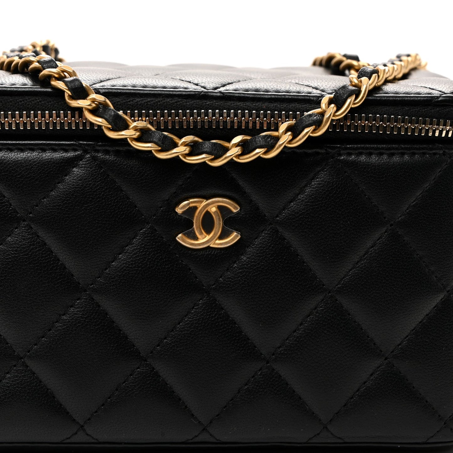 Lambskin Quilted Pearl Crush Small Vanity Case With Chain Black
