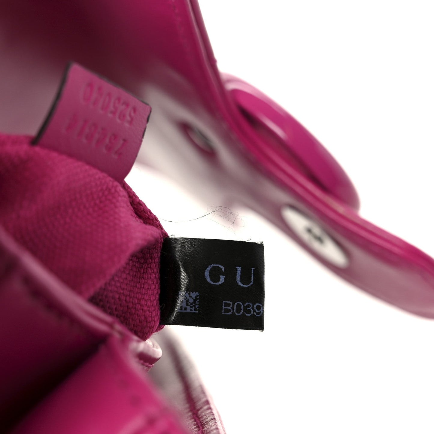 Calfskin Matelasse Monochrome GG Marmont Crossbody Shoulder Bag Classic Fuxia