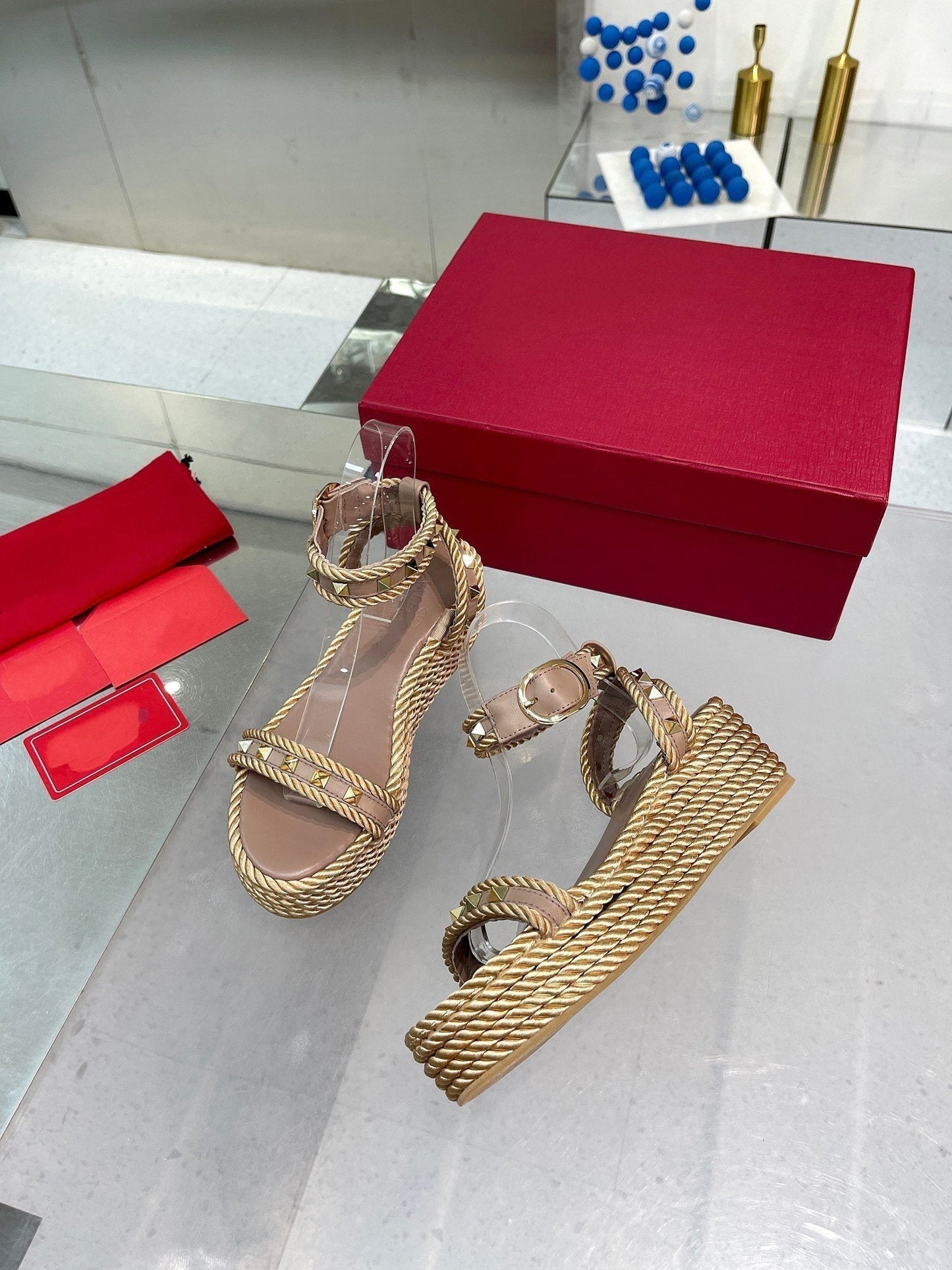rockstud flatform sandal beige calfskin 45mm