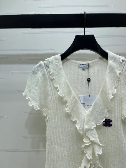 Chanel 2026 Ruffled Knit V-neck Short-sleeved T-shirt White Wool 356523