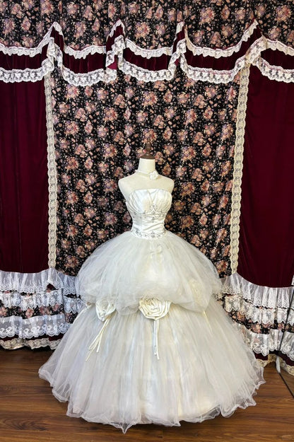 Vintage-Inspired 3D Flowers Strapless Tulle Wedding Dress Romantic Embroidered Bridal Gown TP5085