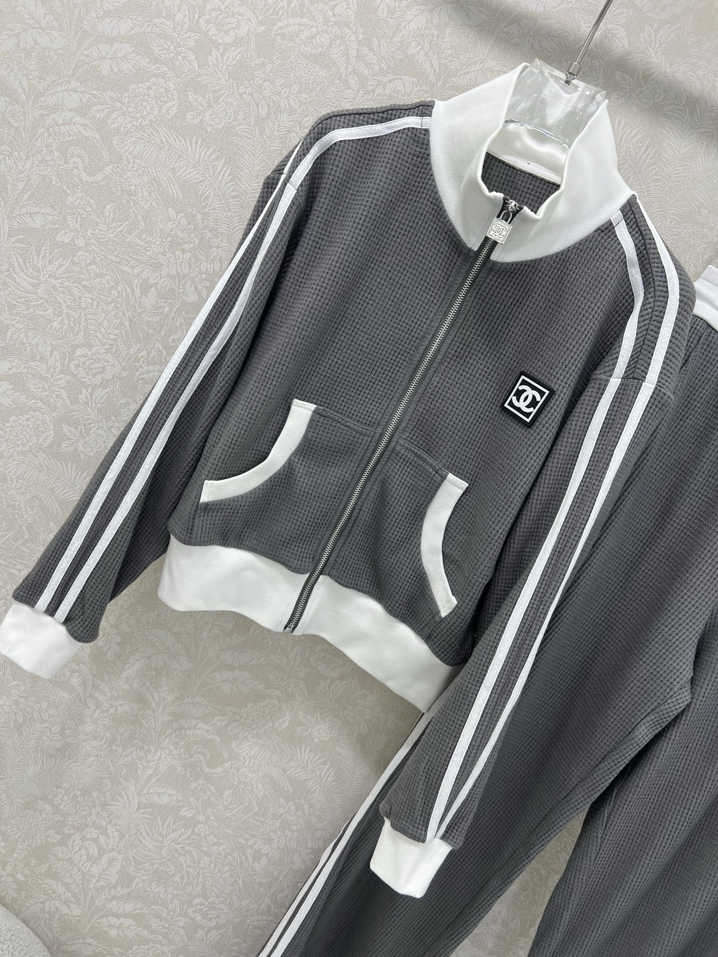 CC 25 Collar Jacket and Casual Trousers Waffle Suit Gray Rayon