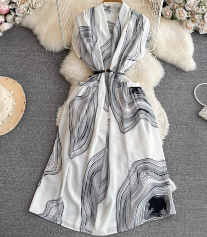 Beach vacation long dress gentle style short sleeves V-neck waist medium length A-line plaid dress R0358