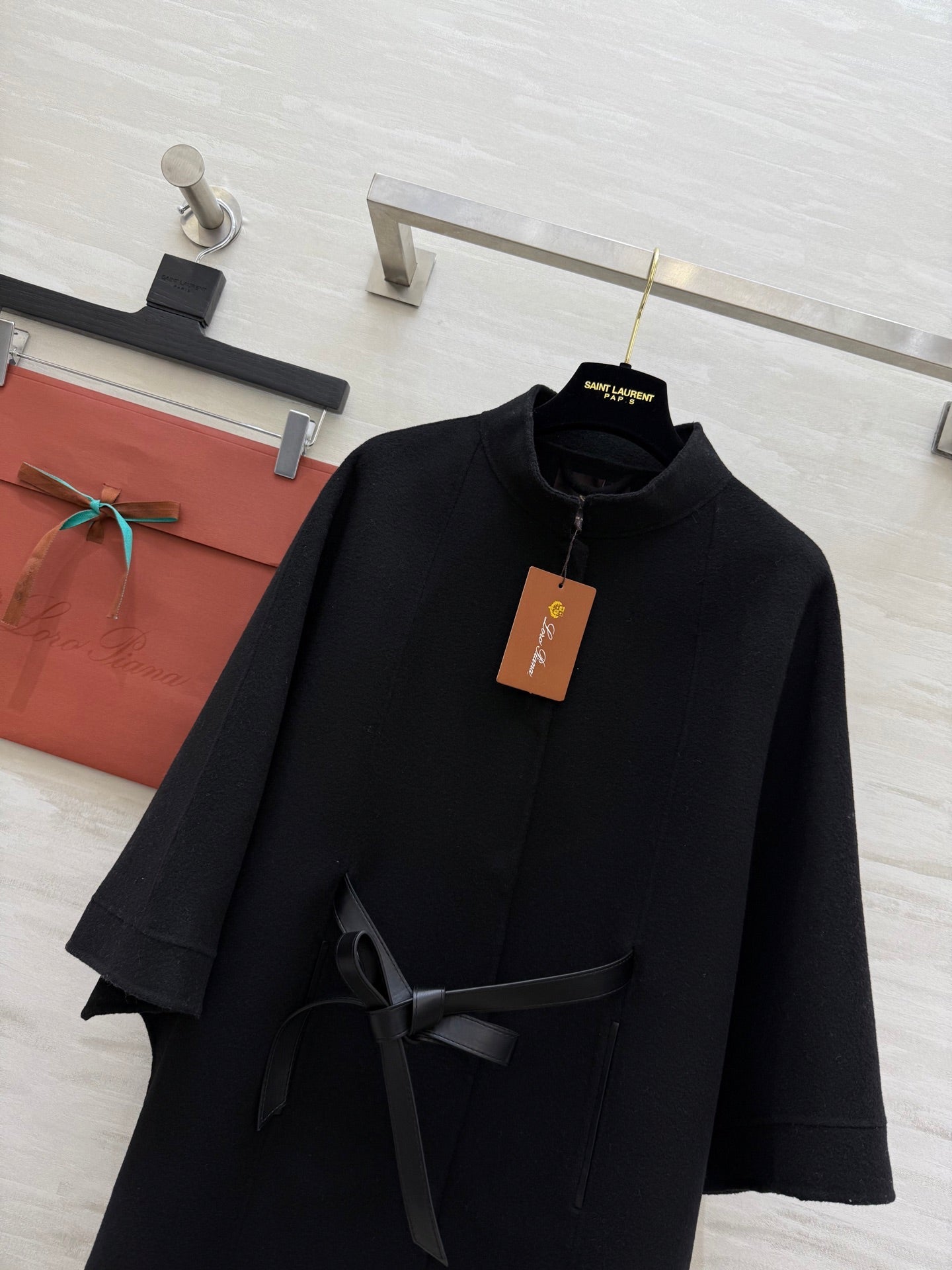 LP 25 Salzburg Cape Coat Black Cashmere 319366