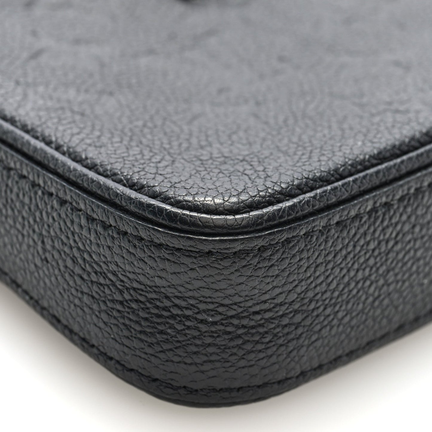 Empreinte Easy Pouch On Strap Black