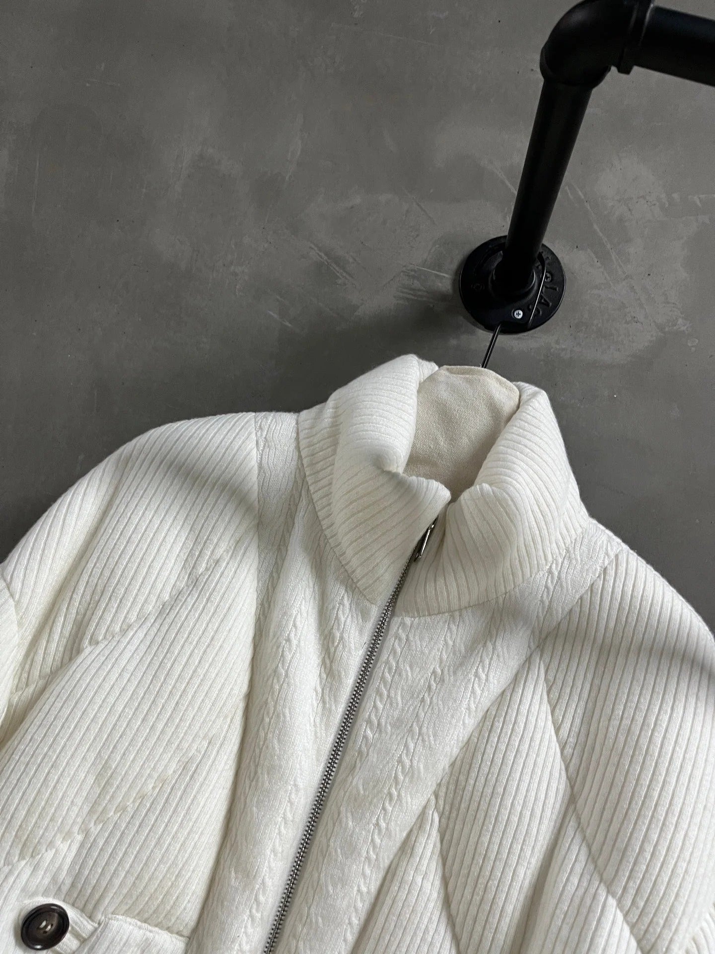 MIUMIU DOWN JACKET STYLE 690