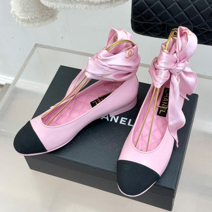 CC 26C Double C Ribbon Flat Shoes Black Pink Cafskin Fabric 557536
