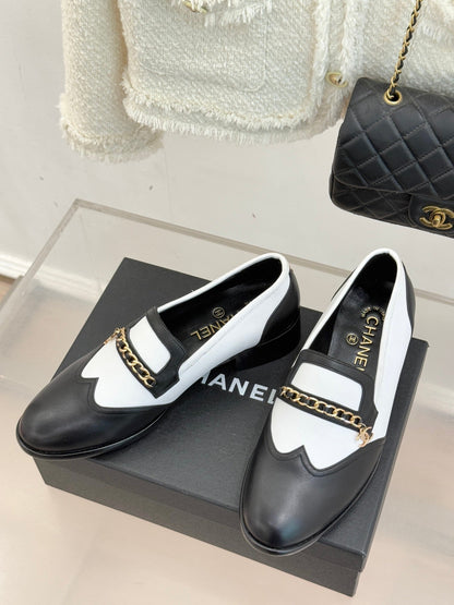 CC 25s Double C Buckle Loafers Black White Calfskin 557705