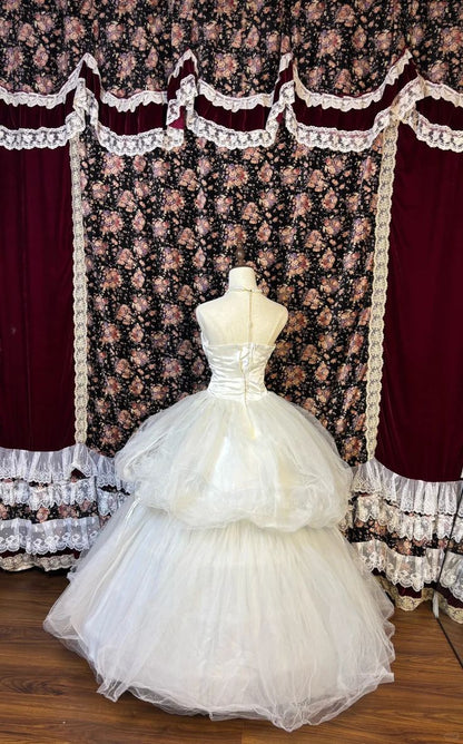 Vintage-Inspired 3D Flowers Strapless Tulle Wedding Dress Romantic Embroidered Bridal Gown TP5085