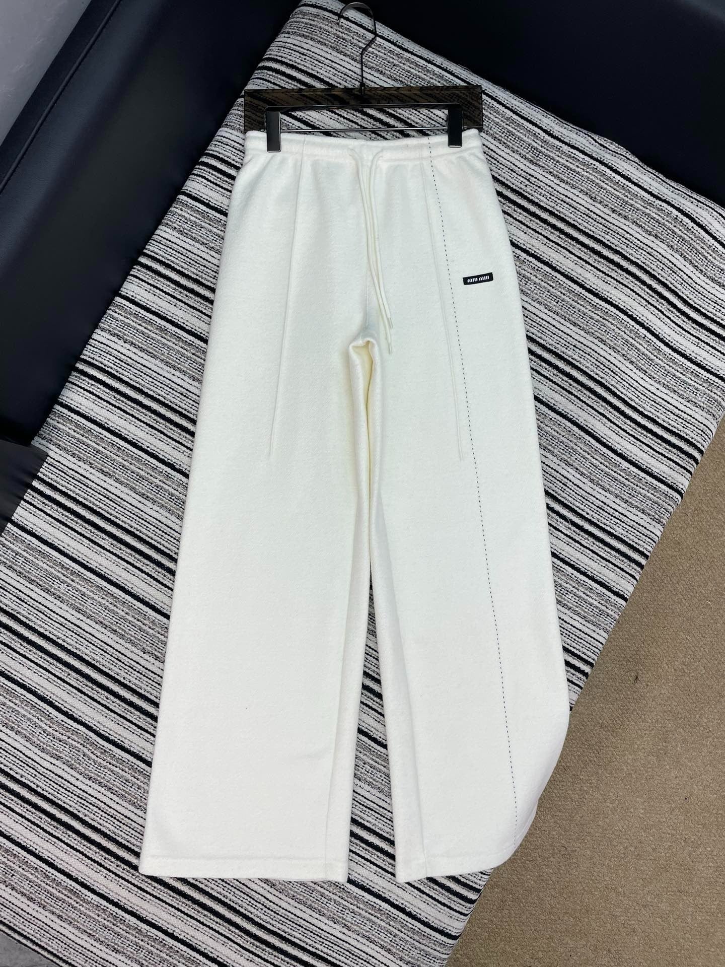 MIUMIU WIDE-LEG PANTS STYLE 653