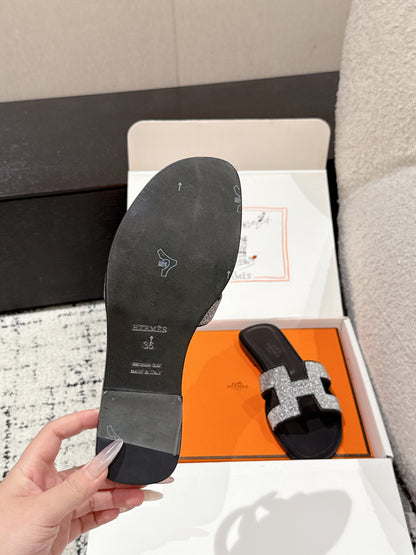HM 25 Oran Glitter Sandal Black Calfskin