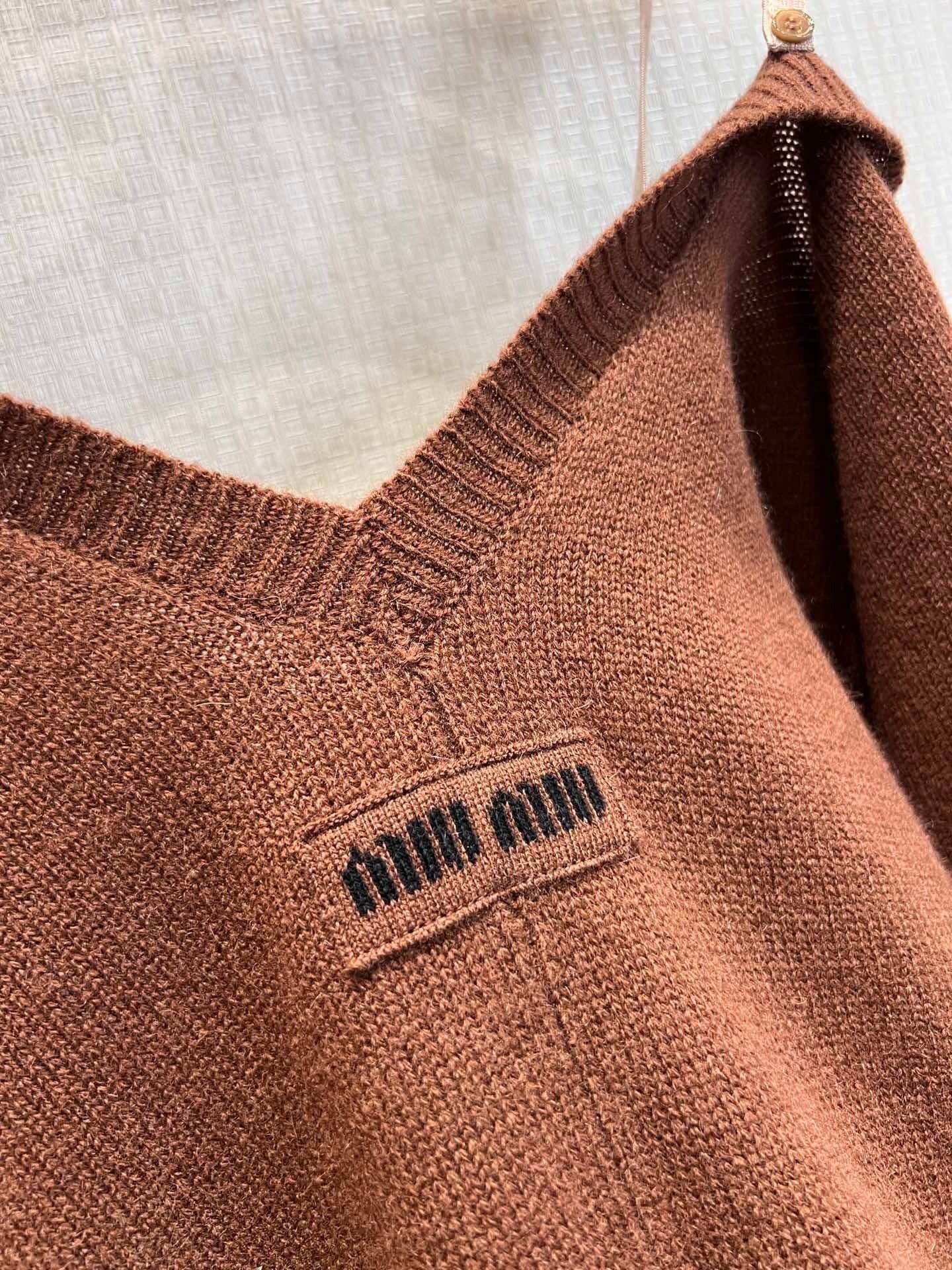 Miumiu 2026 Off-Shoulder Camisole Cardigan Caramel Cashmere 356940