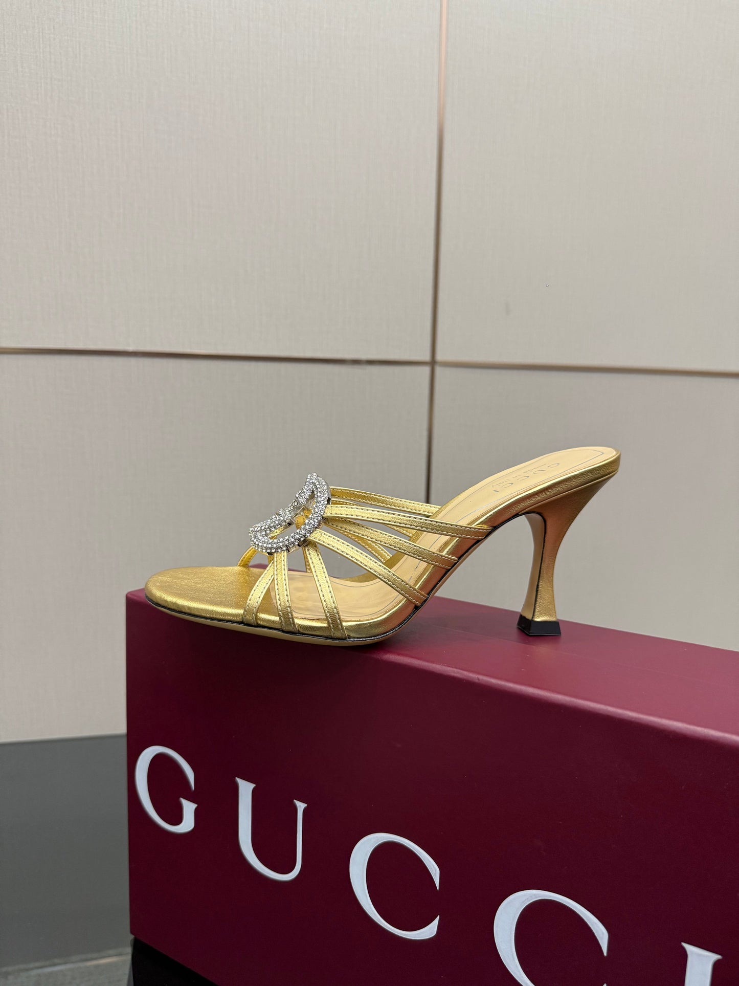 Women's Slide 85mm With Crystal Interlocking G Gold Leather