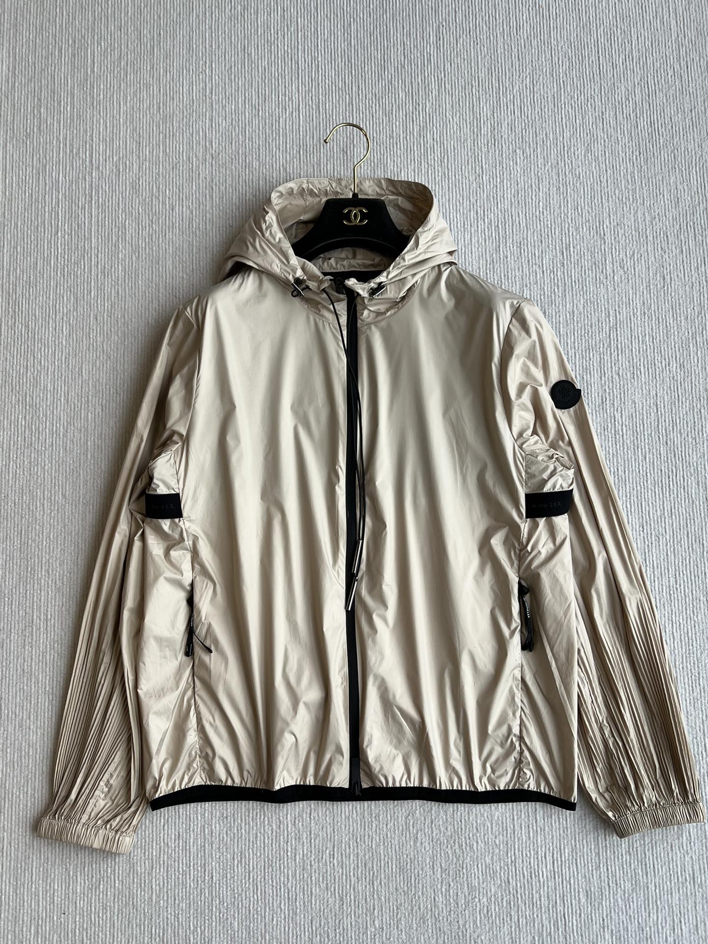 Moncle 25 Sun-Proof and Windproof Jacket Coffee Nylon 269694