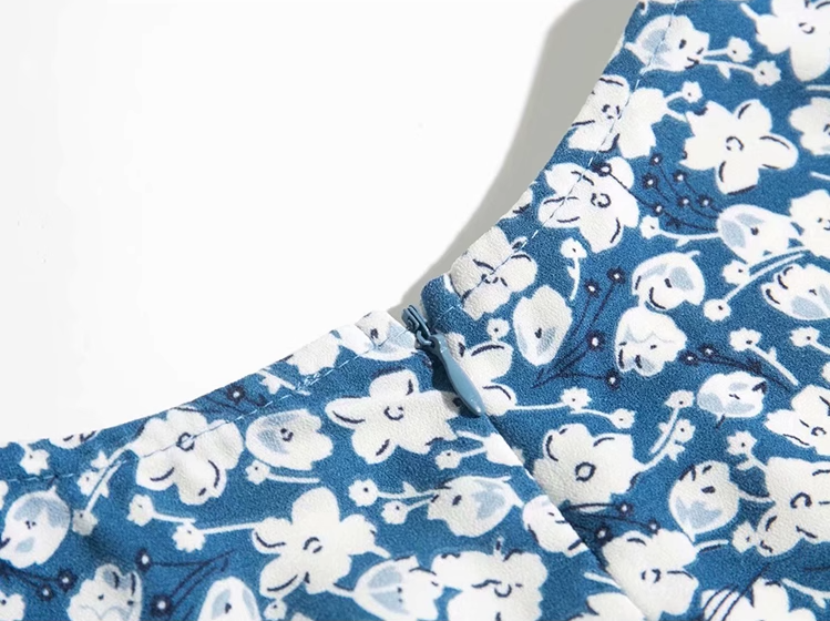 2025 Summer New French Square Neck Blue Temperament Floral Holiday Platycodon Dress R0940