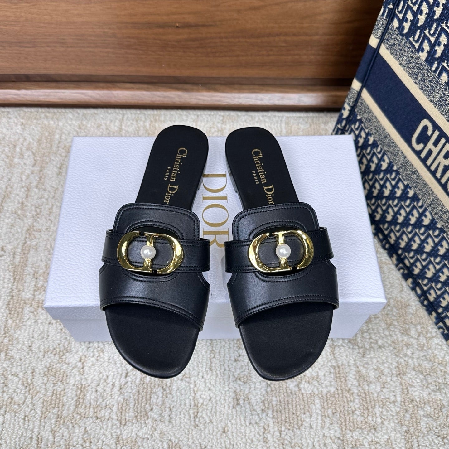 CD Montaigne Sandals Black in Calfskin 598176