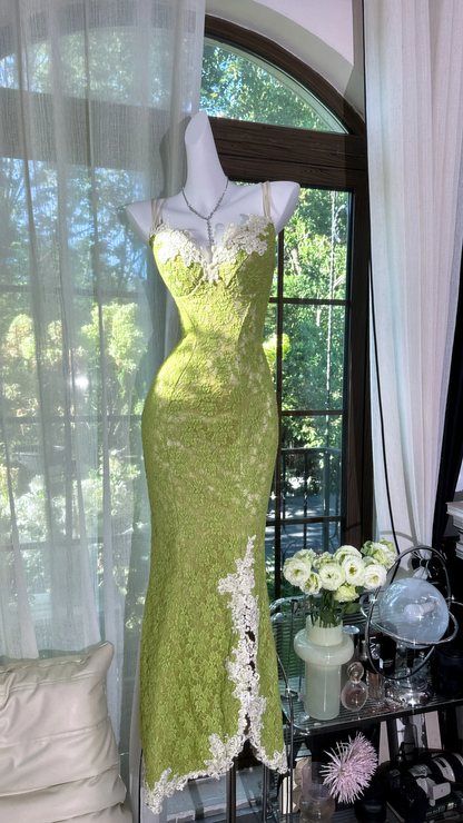Vintage-Inspired Lime Green Lace Mermaid Spaghetti Strap Prom Dress Ivory Floral Trim & Side Slit Evening Gown TP5136