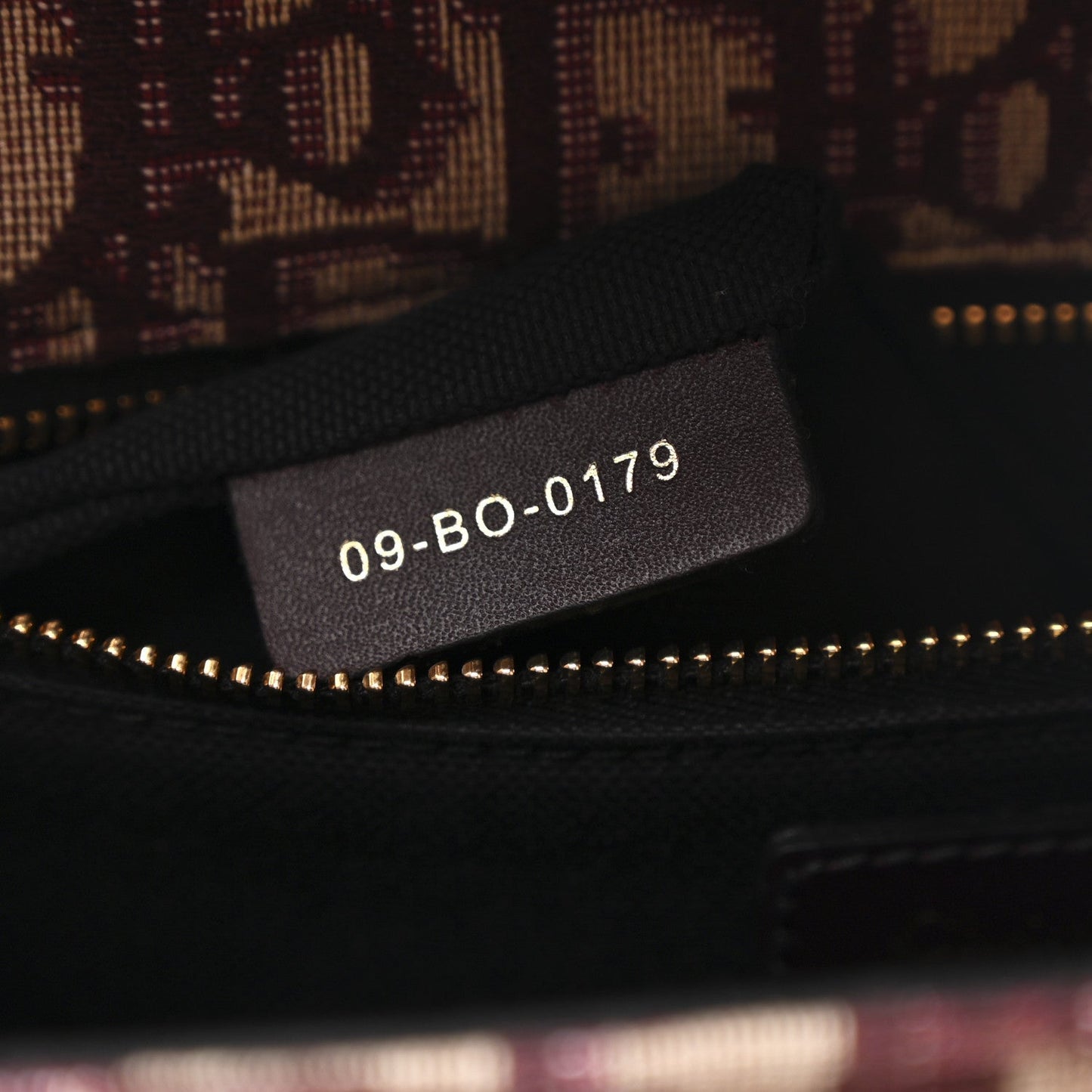Oblique 30 Montaigne Flap Bag Burgundy