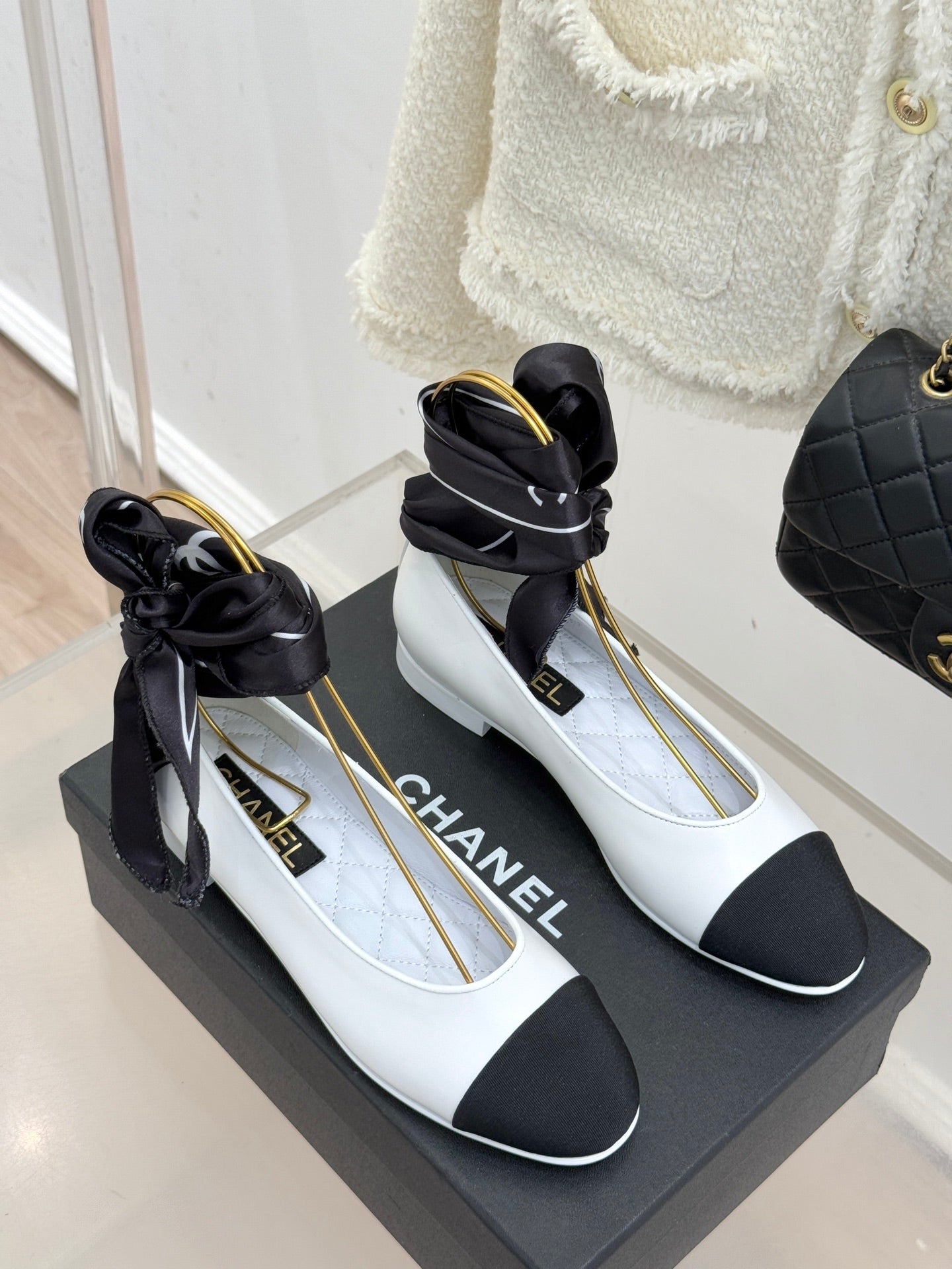 CC 26C Double C Ribbon Flat Shoes Black White Cafskin Fabric 557537