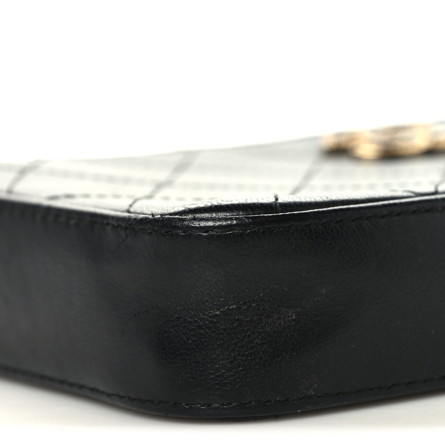 Goatskin Enamel Quilted Small Clutch With Chain Black