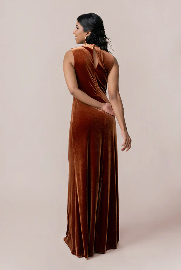 omberprom Elegant Round Neck Velvet Dress Ruched Long Sleeve Formal Dress for Wedding Guest