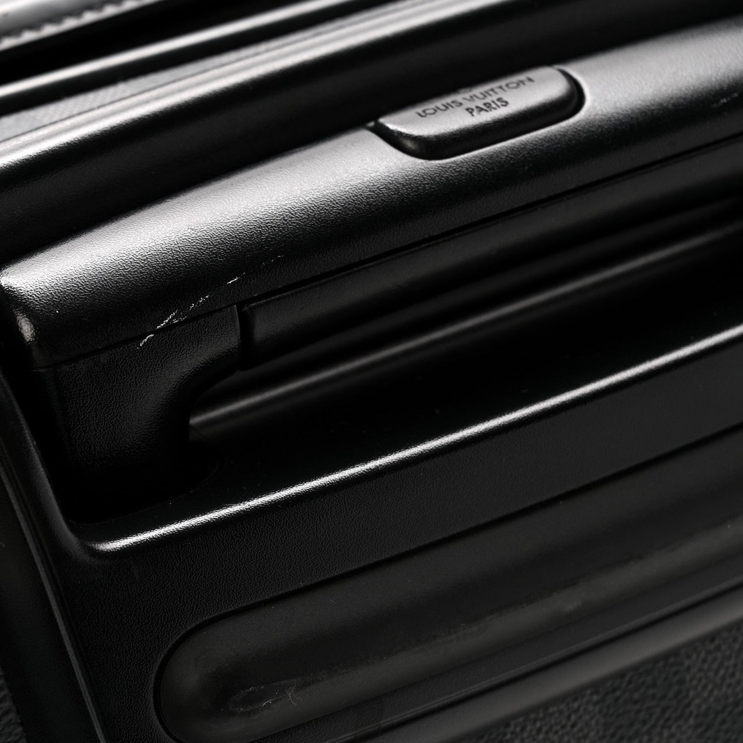 Damier Graphite Pegase 45