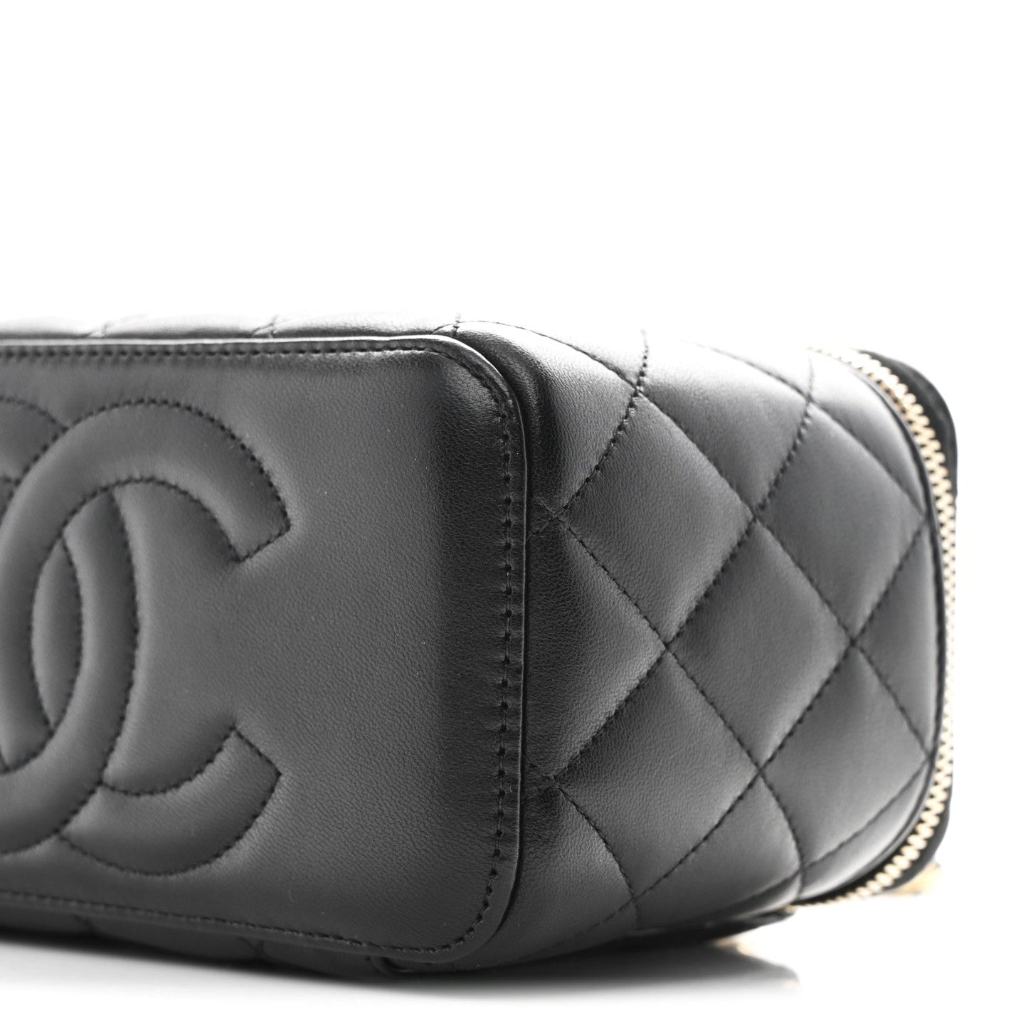 Lambskin Quilted Pearl Crush Small Vanity Case With Chain Black