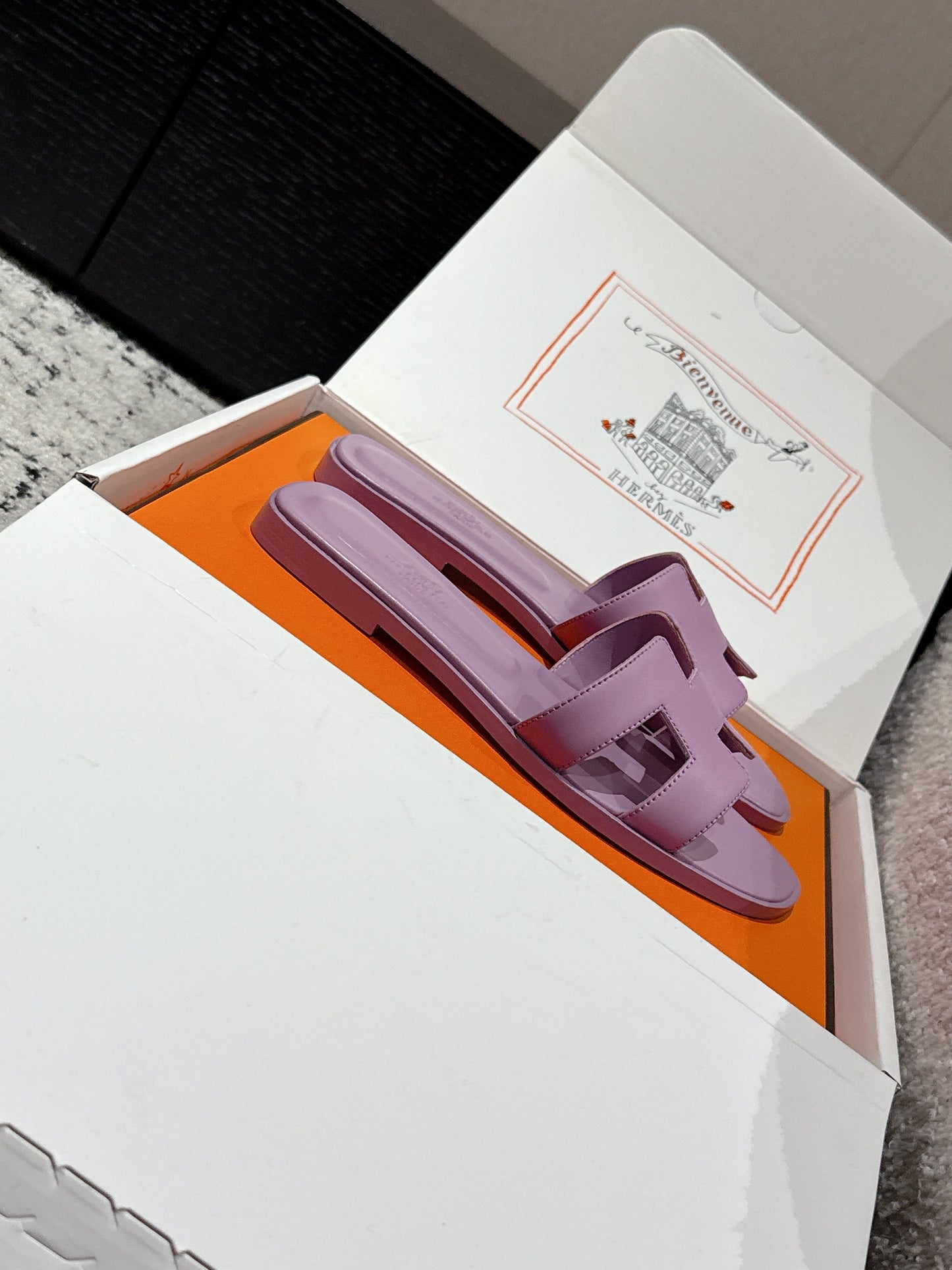 HM 25 Oran Sandal Violet Calfskin