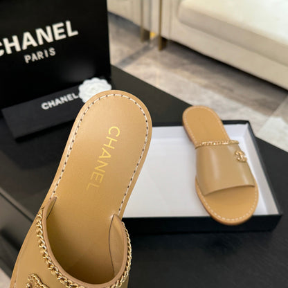 CC 26C Double C Chain Cross Beige Sheepskin