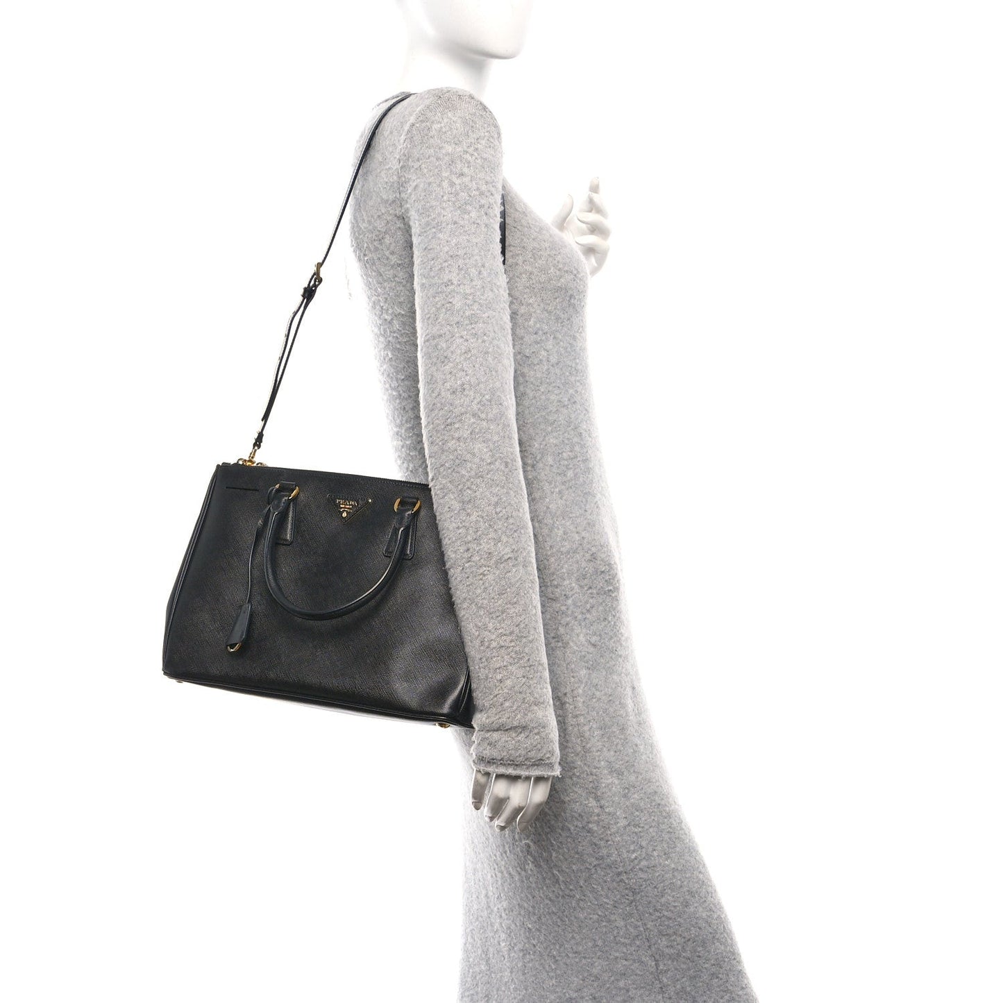 Saffiano Medium Galleria Double Zip Tote Black