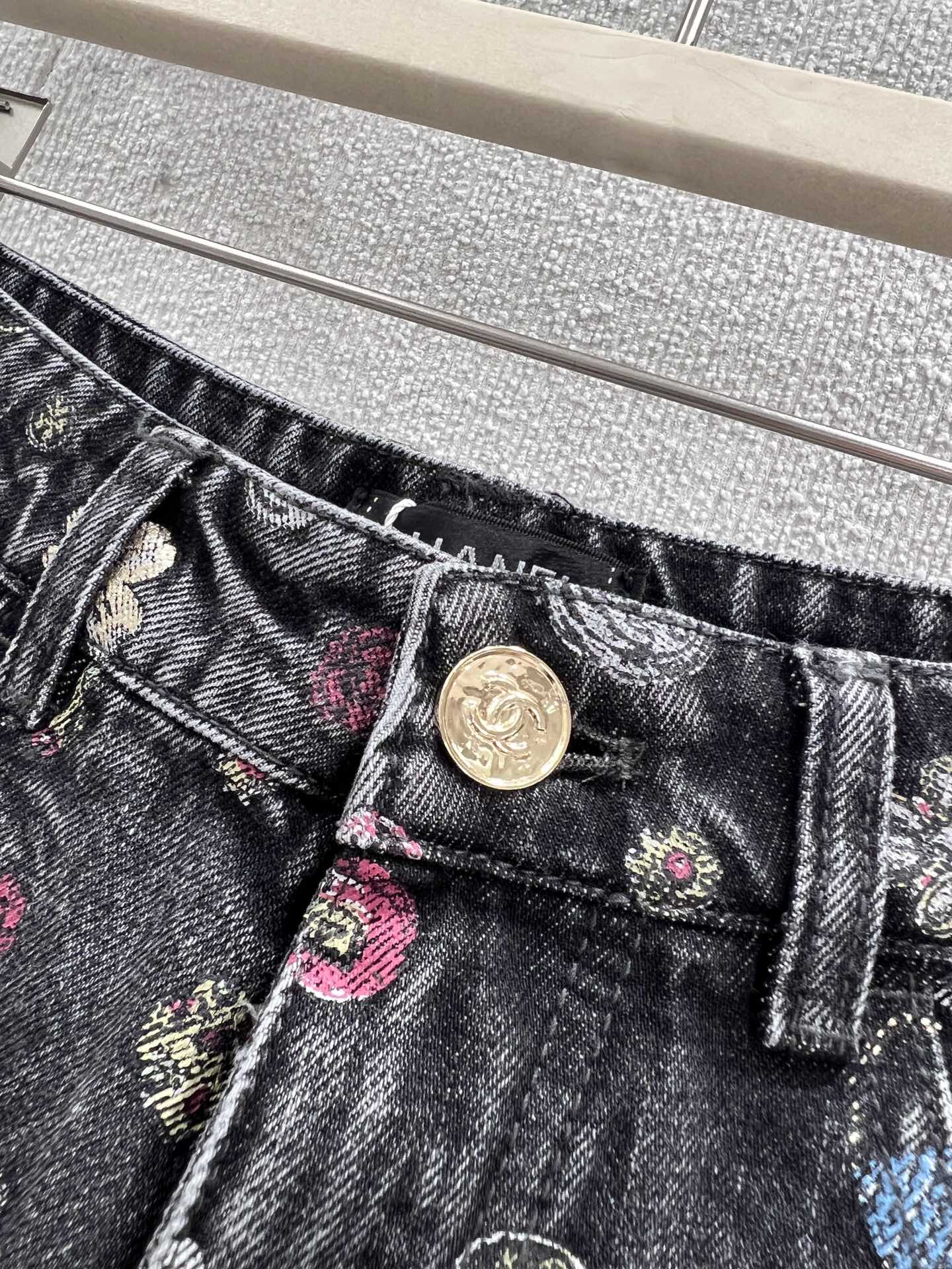 CC 25 Flower Jean Shorts Dark Gray Cotton